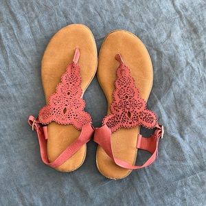 Dusty rose, laser cut Bamboo brand sandals